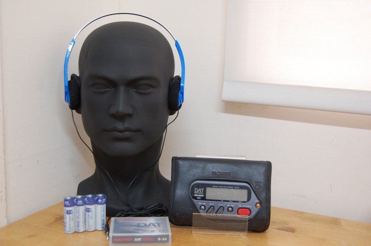 Sony TCD-D7 Portable DAT Recorder Walkman Serviced with Battery Caddy & tape