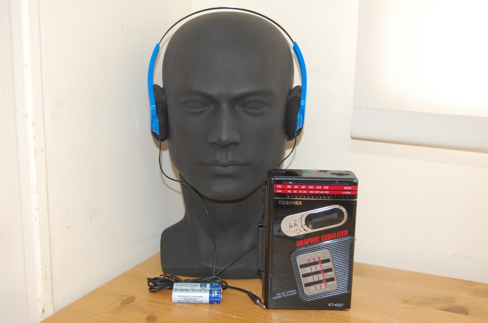 REFURBISHED Toshiba KT-4027 Stereo Radio Cassette Player Walkman Retro New Belt