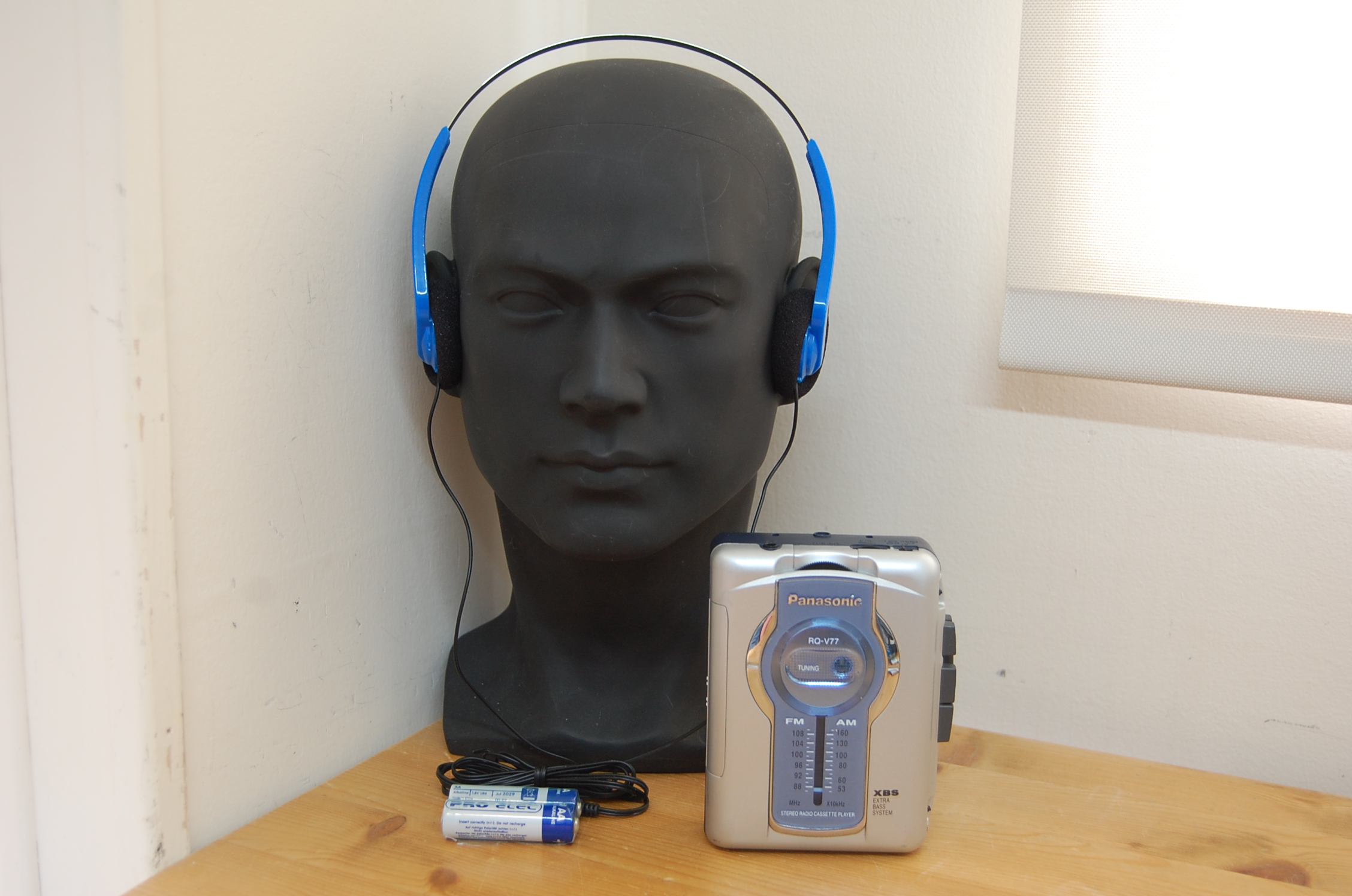 REFURBISHED Panasonic RQ-V77 Stereo Radio Cassette Player XBS Walkman New Belt