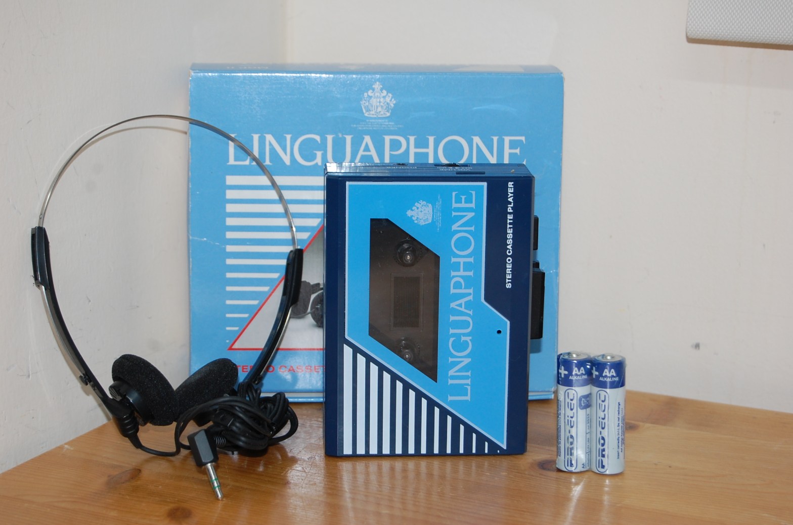 REFURBISHED Linguaphone Sanyo MGP11 Stereo Cassette Player Walkman BOXED