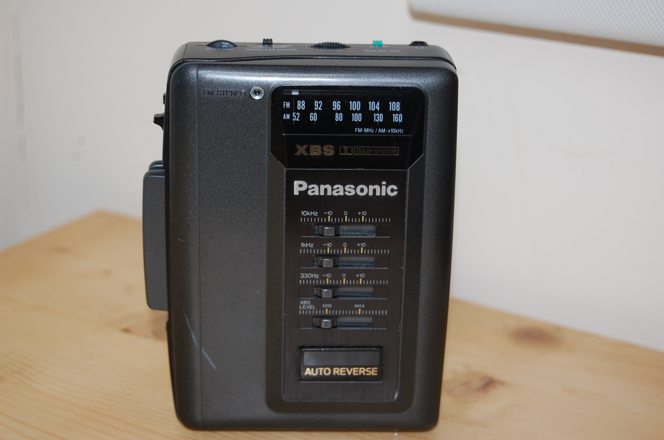 REFURBISHED Panasonic RQ-V162 Stereo Cassette Player XBS Walkman New Belt Retro