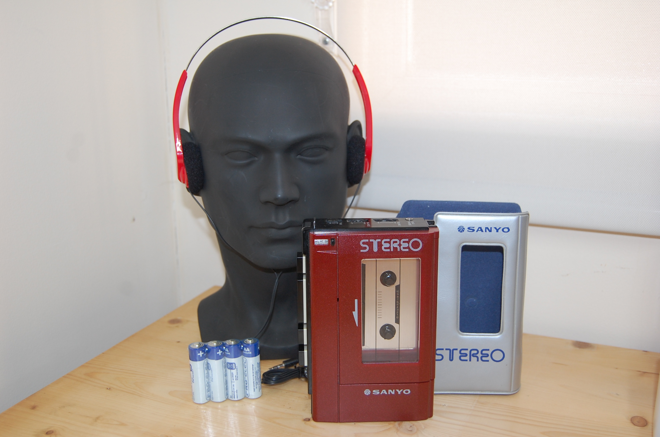 REFURBISHED Sanyo M4440 Stereo Cassette Player Walkman Carry Case Vintage Retro