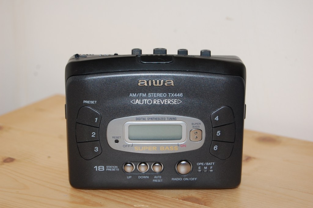 Walkman Aiwa TX394 AM/FM Stéréo - Argenté - Vintage Et Fonctionnel